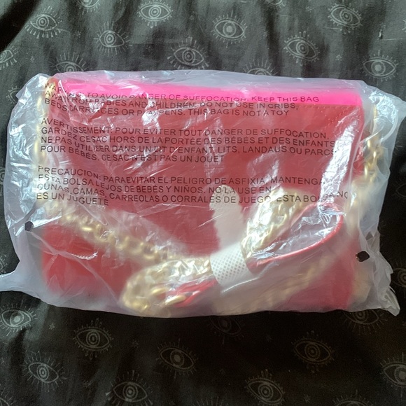 Betsey Johnson RARE Gummy Bear Crossbody bag - Picture 6 of 8